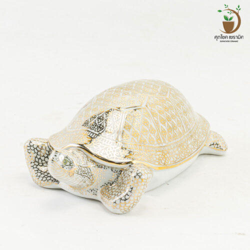 Alternative view of เต่า ตุ๊กตาเซรามิค เขียนเส้นทอง น้ำทอง 11% (สูง 7.5 CM)